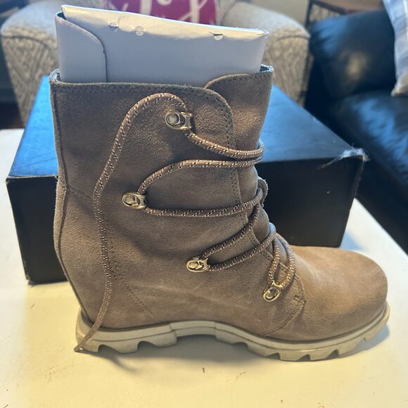 Sorel Women's Joan of Arctic Wedge III Lace Boot — Waterproof Leather Wedge Boot - Picture 3 of 8